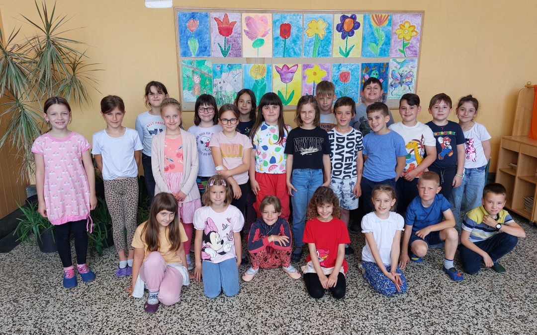 Sprejem drugošolcev med mlade člane Rdečega križa